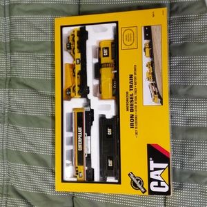 Cat Motorized Diesel Train Set Unopen